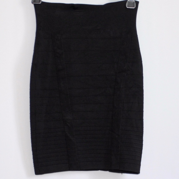 Rock & Republic Black Knit-Skirt - Picture 3 of 7